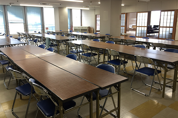 寮 ホール